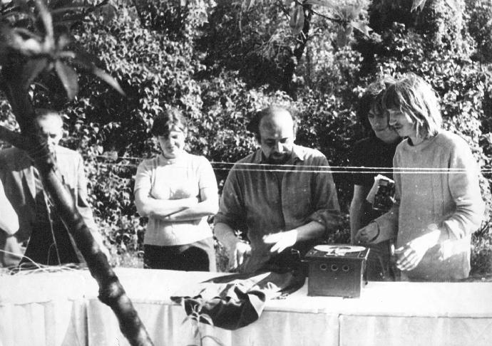 Courtesey: György Jovanovics, photo: György Erdély. Event in the garden of Miklós Erdély, 1970